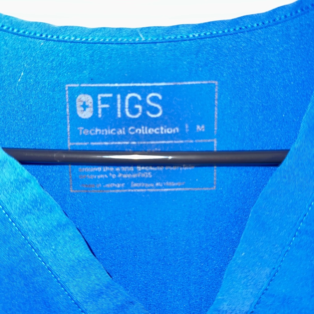 Woman’s M Figs Royal Blue scrub set - single pocket jogger style - Picture 3 of 6